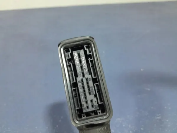 Audi Q7 II Oviopastus OEM 4M0971687FS image 4