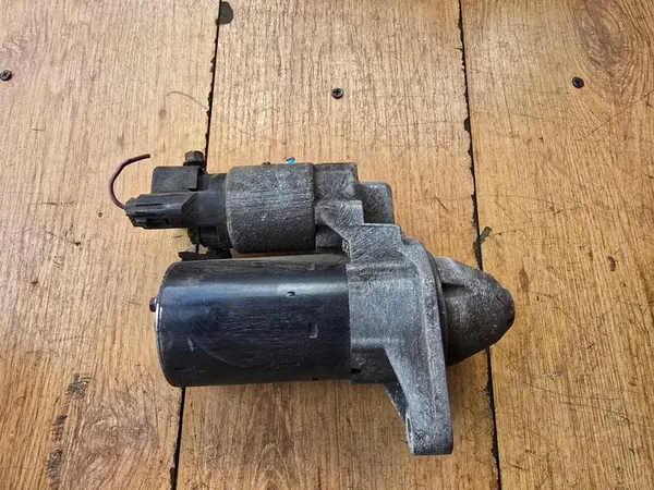 Motor de arranque Toyota Yaris II 1.4 D4D image 5