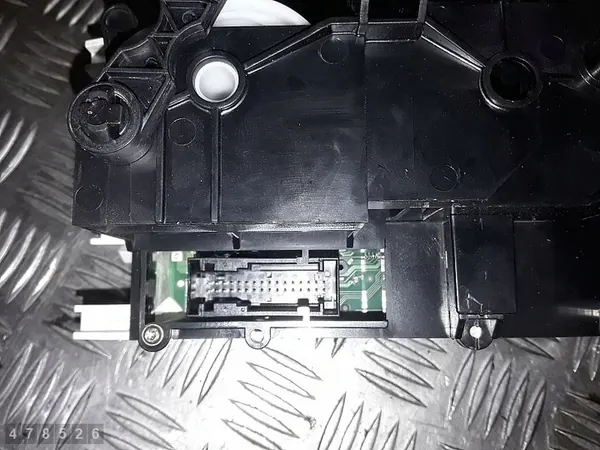 Module de contrôle climatique Mercedes A 2001 image 4