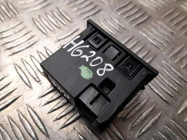 Dispositivo USB Porsche OEM 95B035736A para Macan image 4
