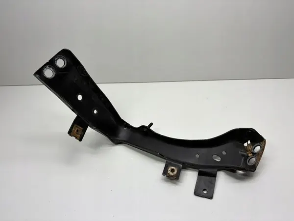 Audi A8 4N Kotflügelhalter links vorne OEM 4N0821135B image 4