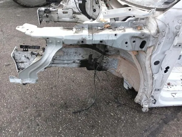 OEM 469401 Longarina esquerda para Audi Q3 II 2018- image 2