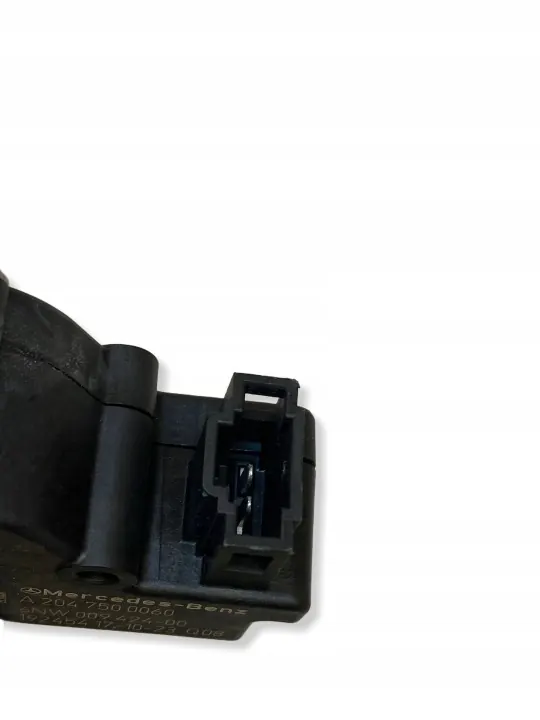 Mercedes-Benz takakontin lukitus OEM A2047500060 - Käytetty image 8