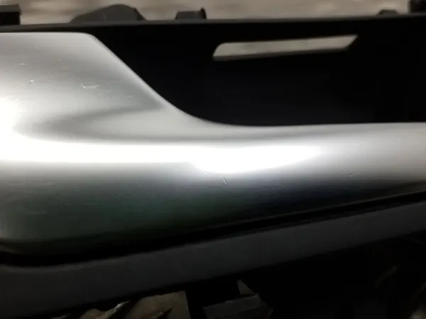 AUDI A4 B8 vasen etu sisäkahva image 3