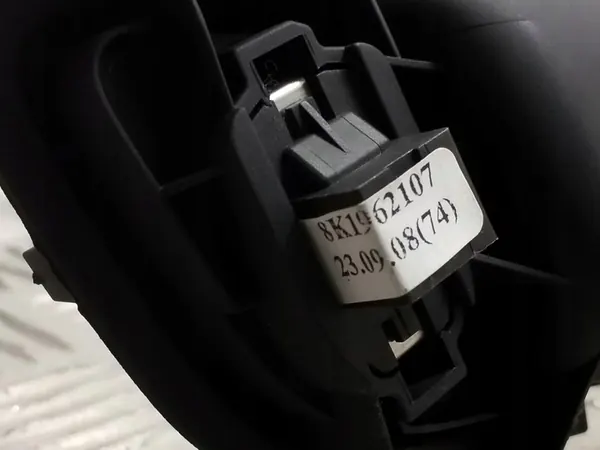 AUDI A4 B8 vasen etu sisäkahva image 4