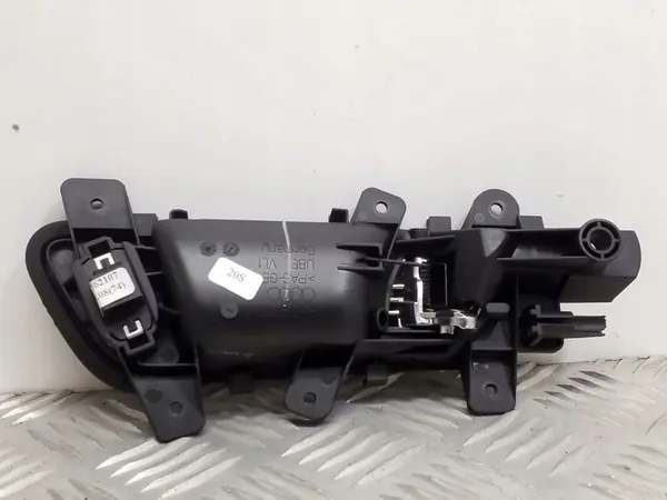 AUDI A4 B8 vasen etu sisäkahva image 5