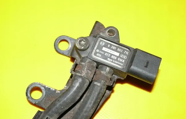 Capteur de pression DPF Audi A6 C6 3.0 TDI 220CV 04-08 07Z906051A image 3