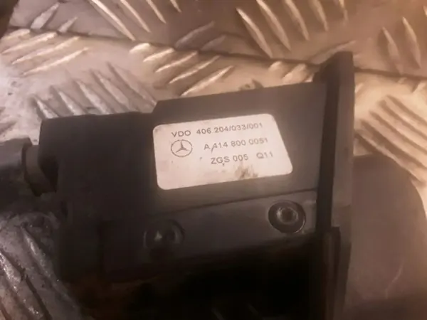 Mercedes-Benz Tankklappenhebel OEM 4148000051 image 3