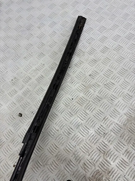 Vasen tuulilasin tiiviste OEM 727618104R Renault Trafic image 5