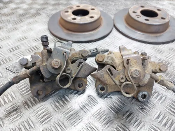 Disques de frein arrière OEM + plaquettes + étriers Sharan MK1 image 4