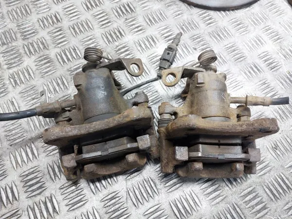 Disques de frein arrière OEM + plaquettes + étriers Sharan MK1 image 5