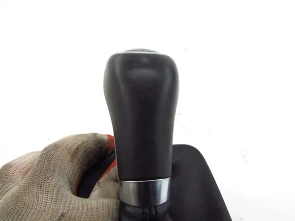 Pomo de cambios Mercedes OEM A2042677710 - Cuero Automático image 3