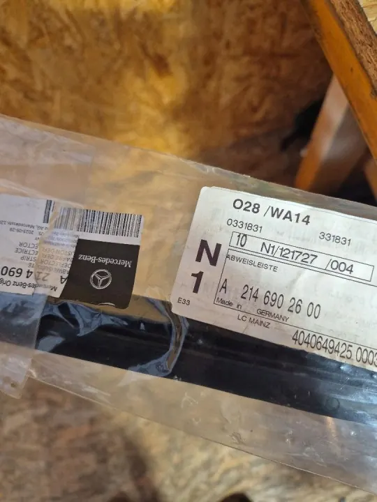 Mercedes E-klass vindrutelist OEM A2146902600 image 3