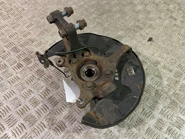 Lexus NX 2020 Framhjulsnav OEM UTO40956 image 2