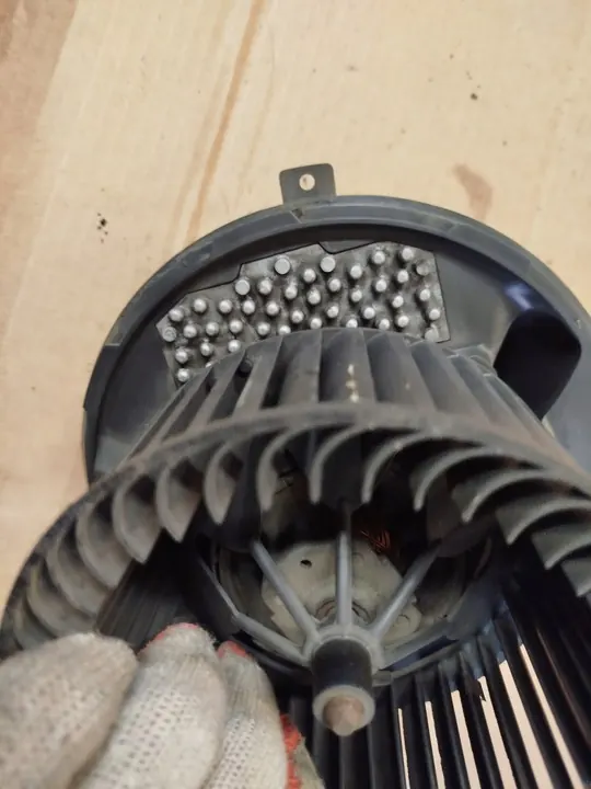 Ventilateur de soufflerie VW GOLF V 1K1820015D image 3