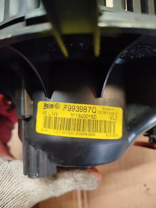 Ventilateur de soufflerie VW GOLF V 1K1820015D image 5