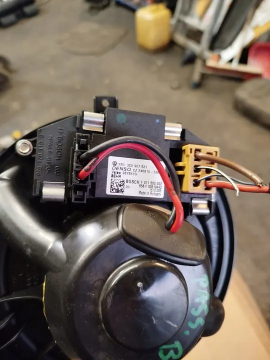 Ventilateur de soufflerie VW GOLF V 1K1820015D image 6