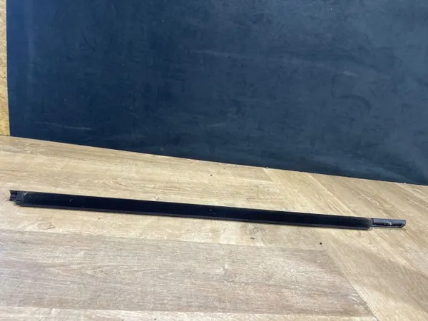 OEM FAH11070 Höger Framdörrlist Land Rover Velar image 3