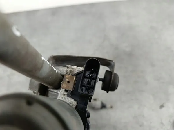 Pyyhkijämekanismi VW Touran I 2K1955119B image 9