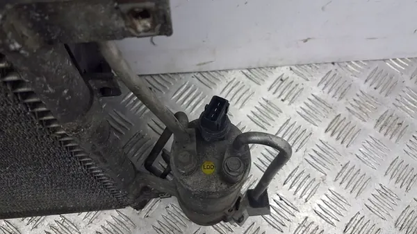 Volvo XC90 2005 Kylmäainekondensaattori / AC Radiatori OEM 30665562 image 2