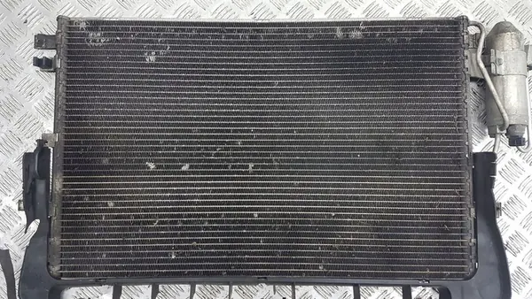 Volvo XC90 2005 Kylmäainekondensaattori / AC Radiatori OEM 30665562 image 9