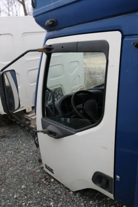 Cabina DAF LF 45 con litera - OEM 123 Usado image 4