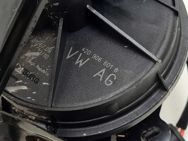 Audi R8 toissijainen ilmapumppu OEM 420906601B image 10
