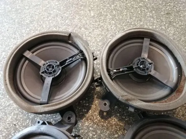Volvo XC60 Soundsystem OEM 30797139 - Gebraucht image 7
