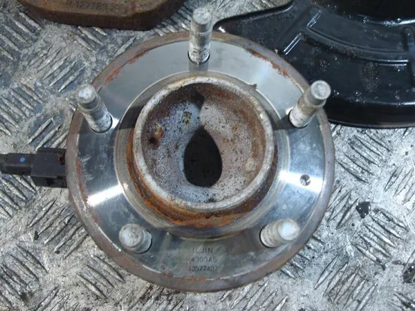 Mozzo posteriore completo Opel Astra IV J OPC 11-18 12778854 image 2