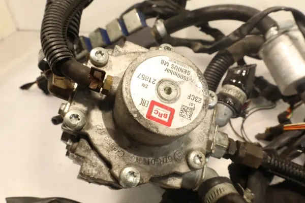 Gebrauchtes LPG-Set OEM E3110R001001 Toyota Yaris II image 10