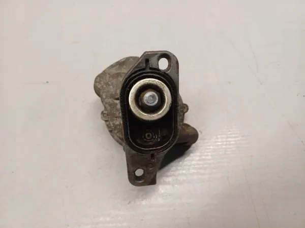 Bomba de vacío VW T4 2.5 TDI OEM 074145100A image 4