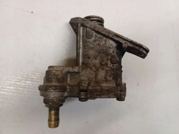 Bomba de vacío VW T4 2.5 TDI OEM 074145100A image 5