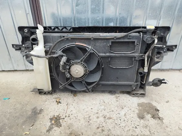 Framstråle kylare Mitsubishi Colt VI Cabrio 2004-2008 image 10