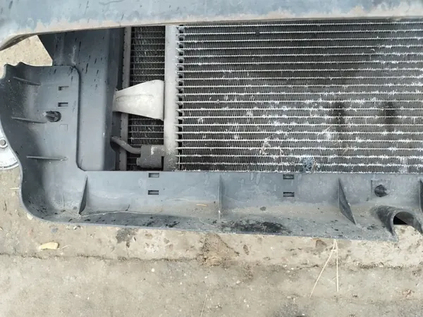 Framstråle kylare Mitsubishi Colt VI Cabrio 2004-2008 image 8