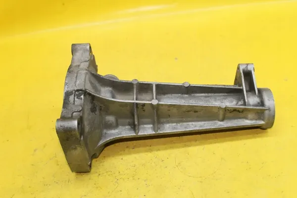 VW T4 2.4 D Half Shaft Support 02B409320C image 4