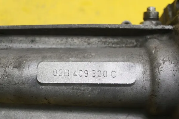 VW T4 2.4 D Half Shaft Support 02B409320C image 8