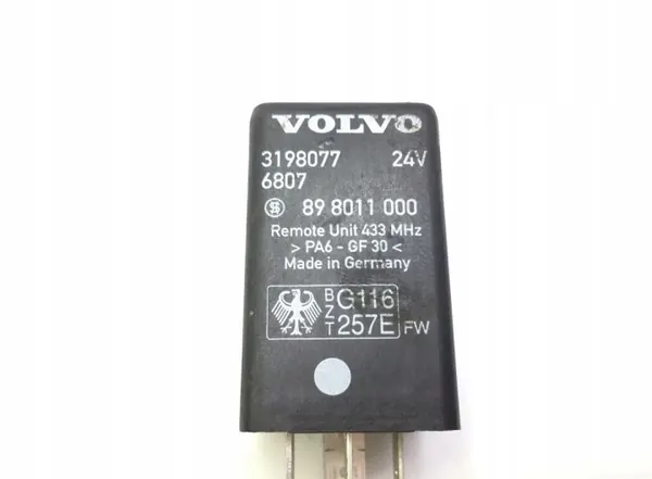 Relé Volvo OEM 3198077 - Estado usado image 3