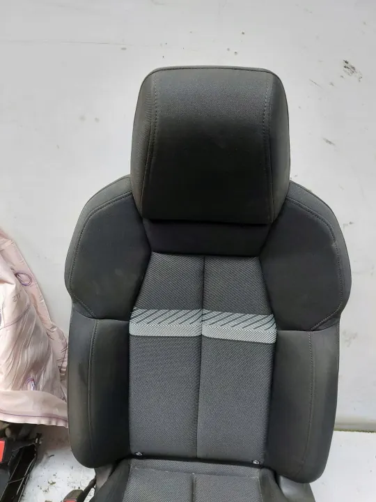 Sièges Audi Q4 E-TRON Avant & Arrière Set OEM AUDIQ4KANAPYFOT image 3