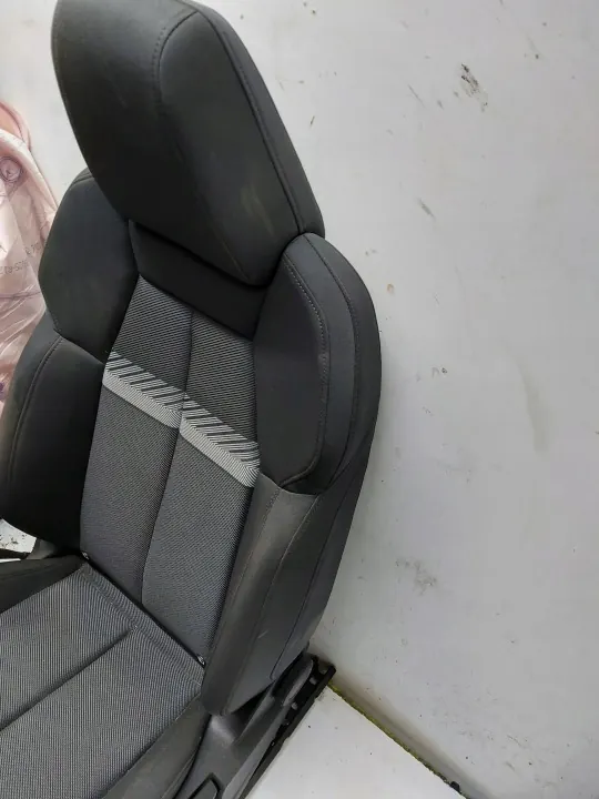 Sièges Audi Q4 E-TRON Avant & Arrière Set OEM AUDIQ4KANAPYFOT image 4