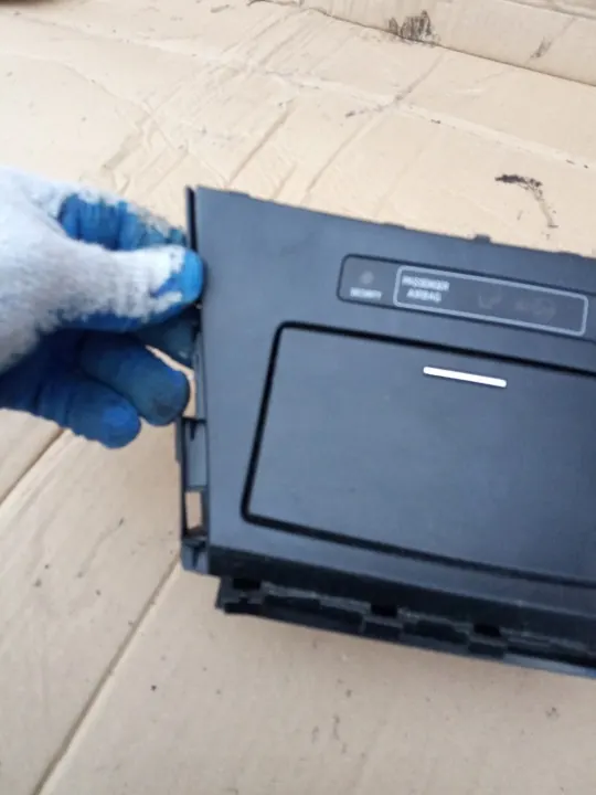 Panneau cendrier Toyota OEM POPIELNICZKA PANEL image 3