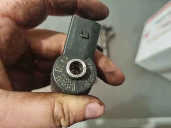 INYECTOR E46 LIFT 2.0D 0445110080 image 4