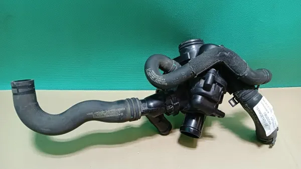 Boîtier Thermostat Mercedes OEM A2702000615 image 2