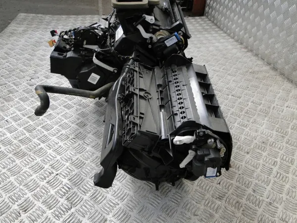 Núcleo del calefactor OEM 3Q1820005AE para VW Passat B8 image 4