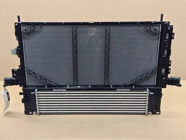 Conjunto de Radiadores de Refrigeración Volvo XC40 2017-2025 image 4