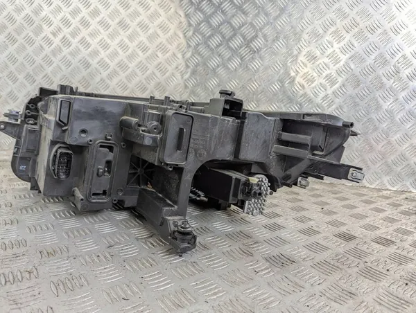 Tiguan 5NB lift 2020-2024 farol dianteiro direito full LED image 10