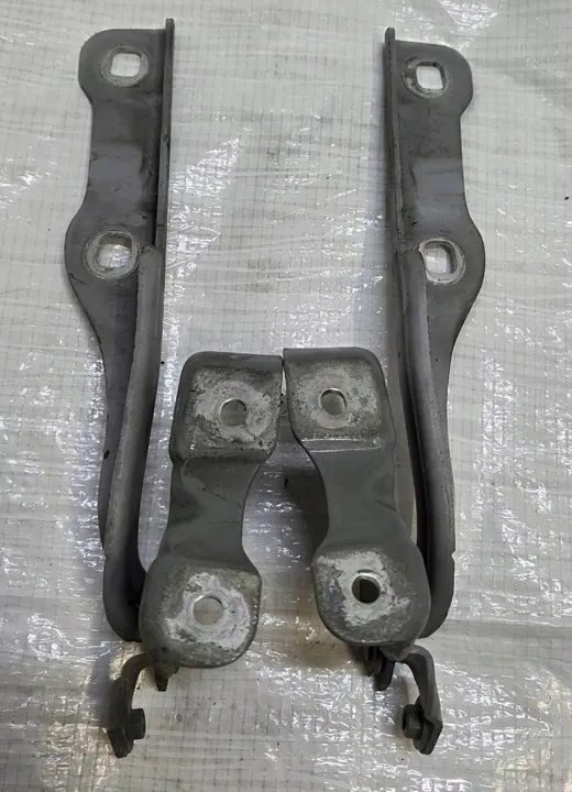 CHEVROLET TRAX HOOD HINGE RIGHT 95141369 LEFT 95141368 image 5