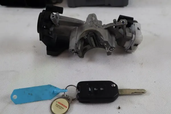 Ordinateur BSI Honda CR-V IV 1.6 D OEM 37820-RSX image 7