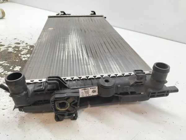 Radiador de refrigeración de agua VW Polo VI 1.0 MPI OEM 2Q0121253 image 3