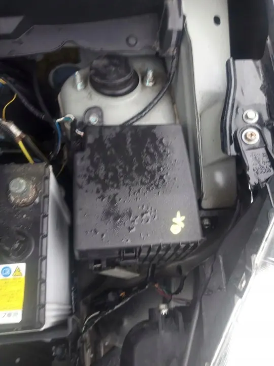 Mitsubishi Sulakelaatikko OEM 8637A910 - Käytetty image 2