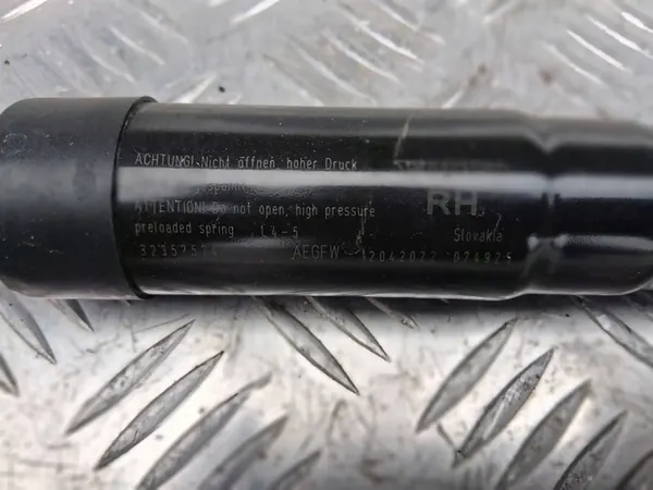 Baklucka Ställdon Volvo XC40 32357574 image 2